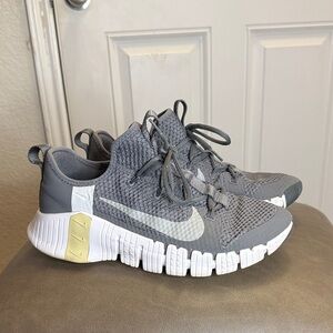 Nike men's knit sneakers size 10